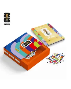 Copa do Mundo 2026 — BOX Luva Premium Torcida: Álbum Capa Dura Ouro + 40 Envelopes
